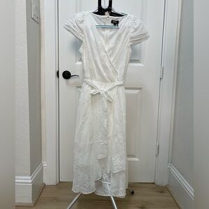DKNY White Eyelet Cape Sleeves Dress Size 10